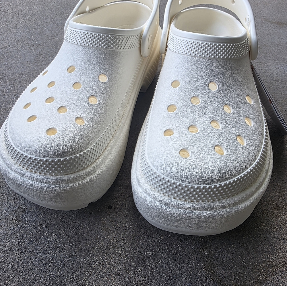NWT Crocs Stomp Platform Clogs - Picture 6 of 7